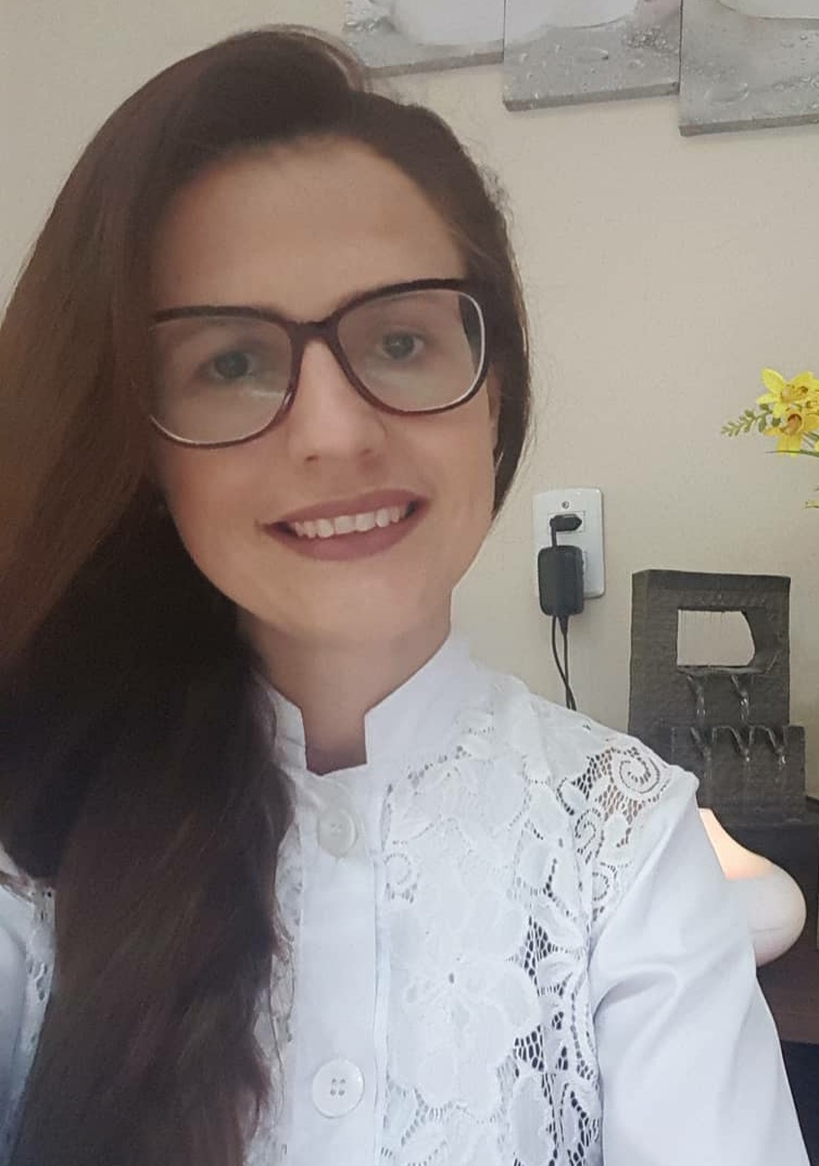 Dra. Cintia Aparecida